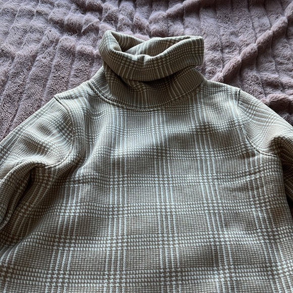 Turtle / cowl neck tunic from J. Crew - Picture 3 of 3